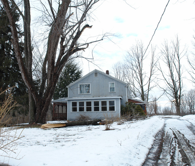 1878 Route 9 in Clifton Park, NY - Building Photo - Building Photo