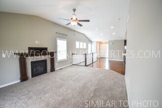5744 NW 50th St in Johnston, IA - Building Photo - Building Photo
