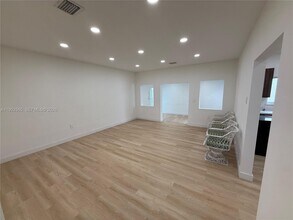 1263 NW 29th St in Miami, FL - Building Photo - Building Photo