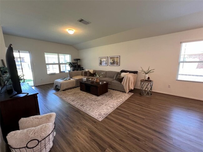 property at 1224 Matt Ln