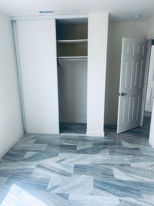 8025 Peach Point Ave in San Diego, CA - Building Photo