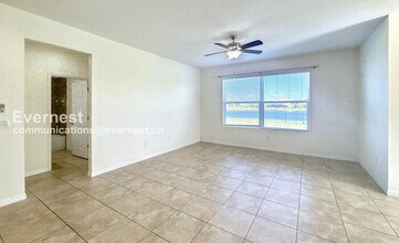 10126 Celtic Ash Dr in Ruskin, FL - Foto de edificio - Building Photo