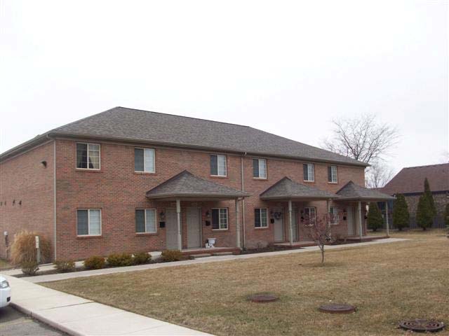 14100-14204 Allen Rd in Taylor, MI - Foto de edificio