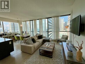 8-2808 Charlotte St in Toronto, ON - Building Photo - Building Photo