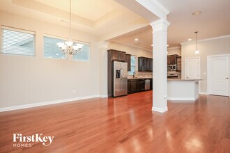 215 Topsaw Ln in Moncks Corner, SC - Foto de edificio - Building Photo