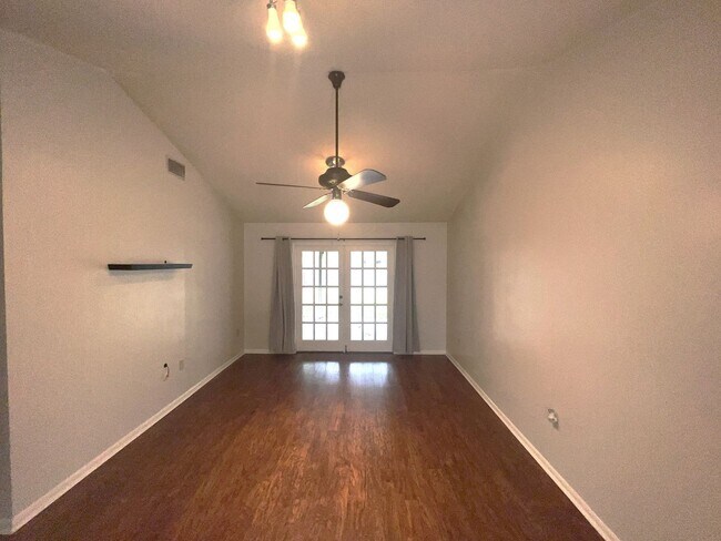 932 Briarrose Dr in Baton Rouge, LA - Foto de edificio - Building Photo