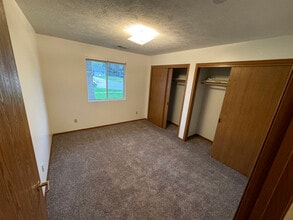 1017 Indian St in Saint Paul, NE - Building Photo - Building Photo