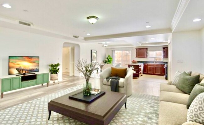 700 S Ardmore Ave, Unit 204 in Los Angeles, CA - Building Photo - Building Photo