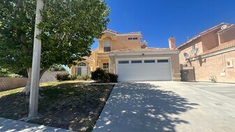 2253 W Ave J in Lancaster, CA - Building Photo