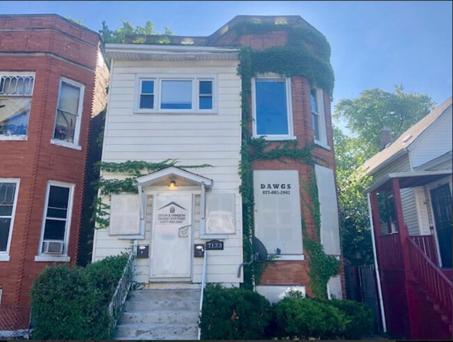 property at 7133 S Greenwood Ave