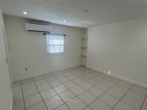 10210 SW 37th St in Miami, FL - Building Photo - Building Photo