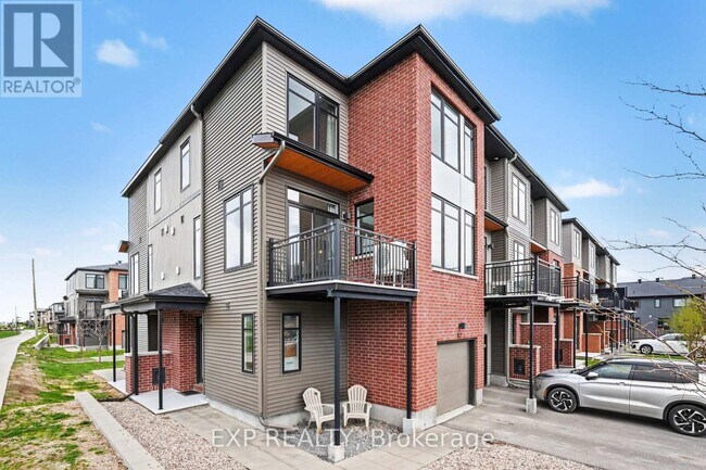 82 Franchise Private in Ottawa, ON - Building Photo - Building Photo