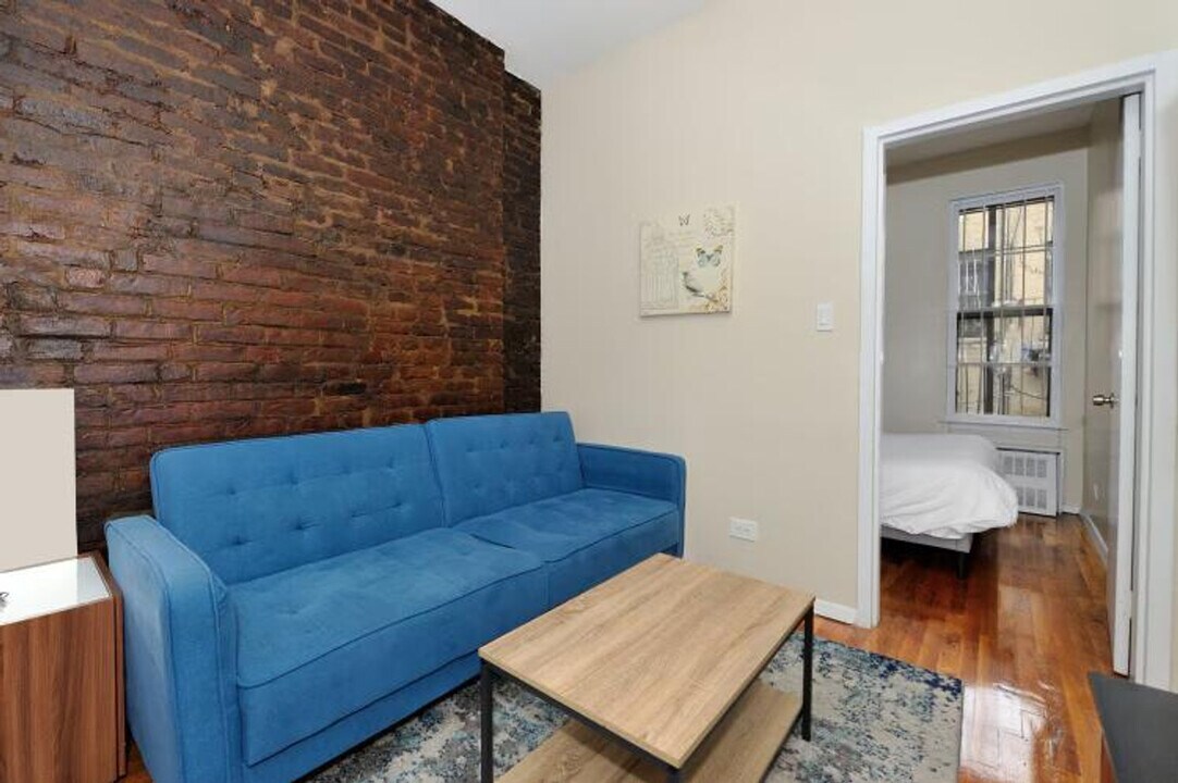 348 E 34th St in New York, NY - Building Photo