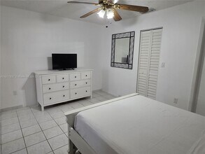 13226 NW 5th Terrace in Miami, FL - Building Photo - Building Photo