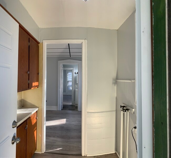 131 Caledonia St, Unit 1 in Lockport, NY - Foto de edificio - Building Photo