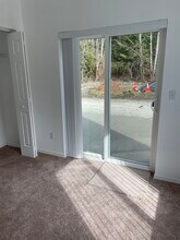 18429 Crestwood Way, Unit Apt in Mount Vernon, WA - Foto de edificio - Building Photo
