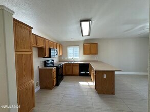 18154 Cherryleaf Ct in Reno, NV - Foto de edificio - Building Photo