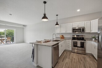 The Hendrickson in Falcon Heights, MN - Building Photo - Building Photo