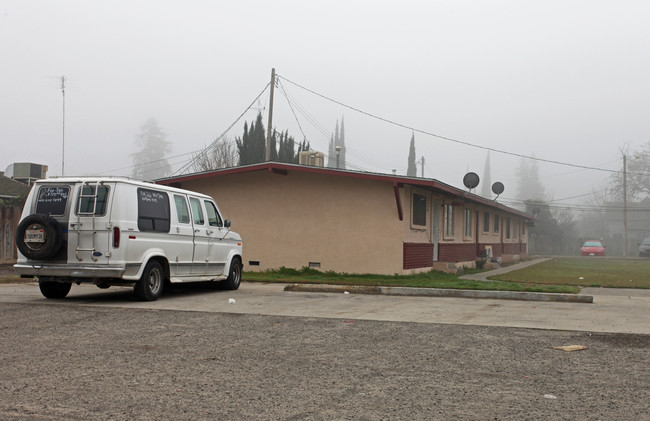 1024 W Canal Dr in Turlock, CA - Building Photo - Building Photo