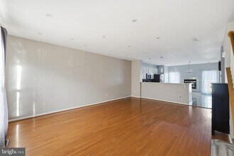 554 Ellison Ct in Frederick, MD - Foto de edificio - Building Photo