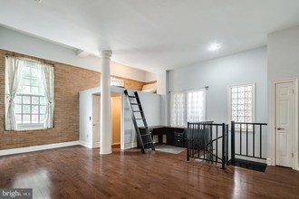 2501 Christian St-Unit -103 in Philadelphia, PA - Foto de edificio - Building Photo