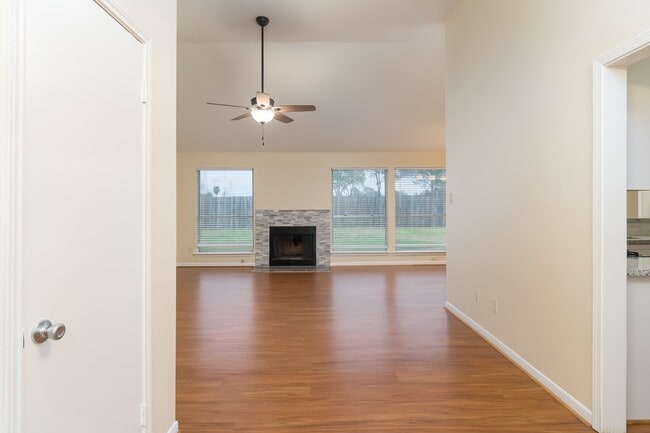 property at 5306 Acorn Ct