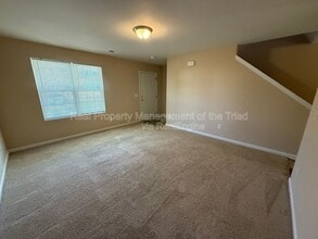 4507 Chapel Ridge Dr in Greensboro, NC - Building Photo - Building Photo