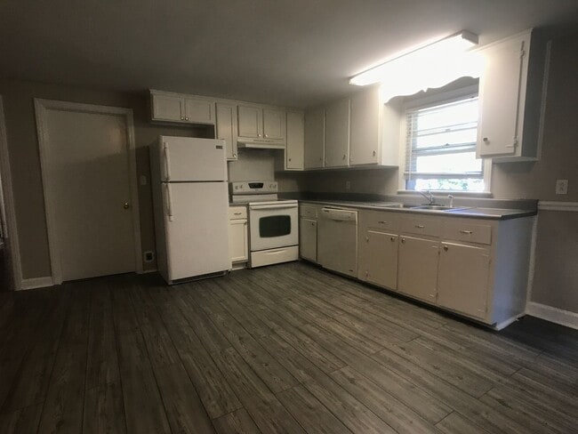 10609 Middleground Rd in Savannah, GA - Building Photo - Building Photo