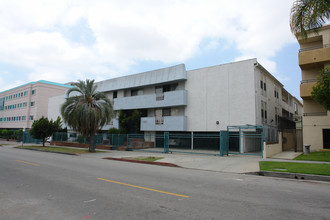 737 S Oxford Ave in Los Angeles, CA - Building Photo - Building Photo