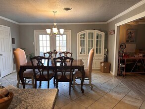 10034 Westview Dr in Houston, TX - Building Photo - Building Photo