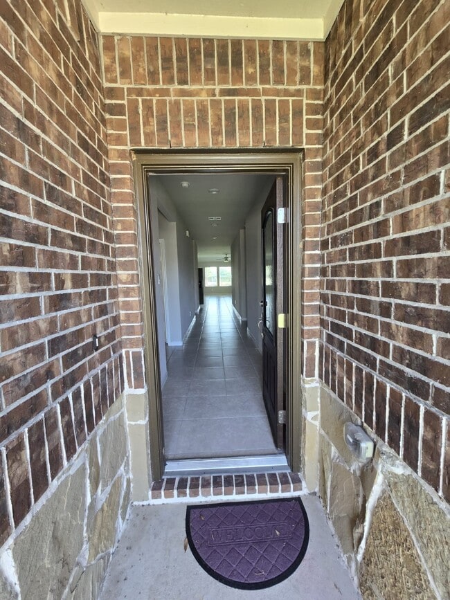 property at 2815 Dry Creek Dr