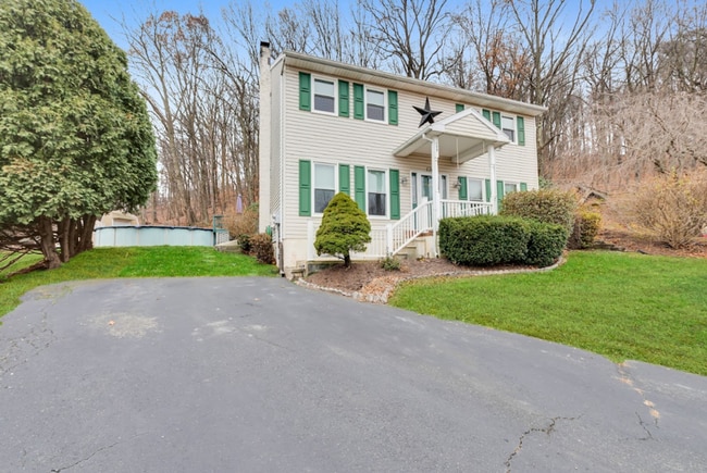 120 Nickel Dr in Bechtelsville, PA - Building Photo - Building Photo