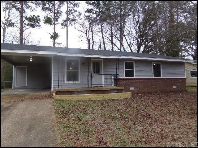 property at 8 Brookway Ln