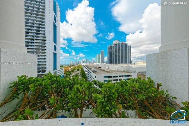 property at 1750 N Bayshore Dr