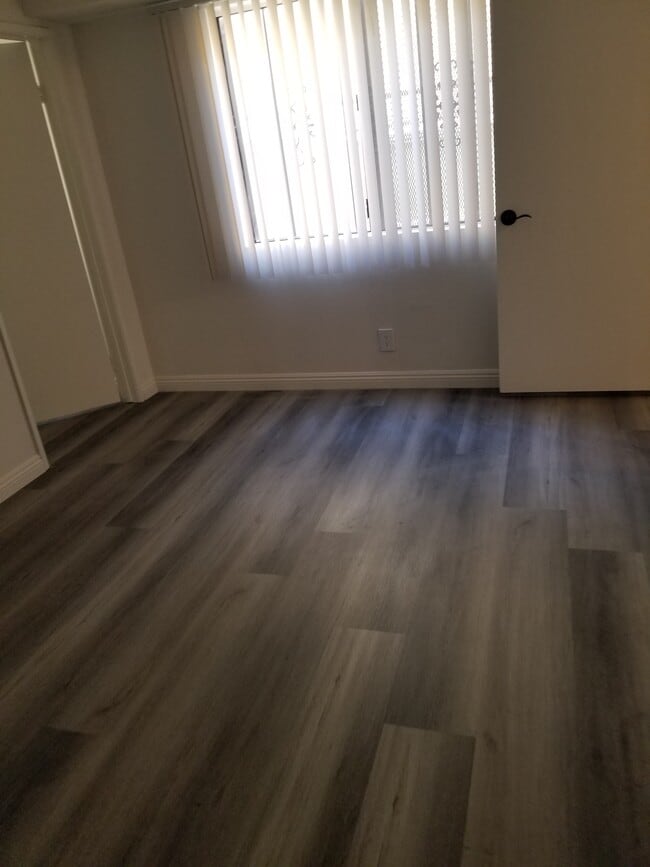 724 New Hampshire S Ave, Unit 103 in Los Angeles, CA - Building Photo - Building Photo