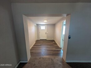 7635 N 76th Ln in Glendale, AZ - Foto de edificio - Building Photo