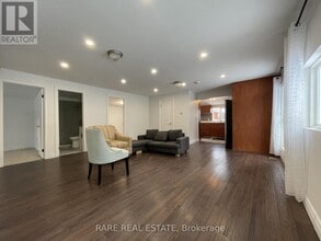 1981 Inglewood Dr in Innisfil, ON - Building Photo - Building Photo