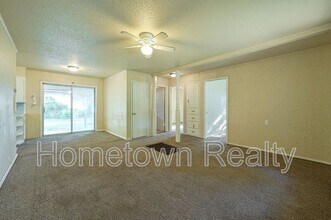 2621 SW 52nd St in Oklahoma City, OK - Building Photo - Building Photo