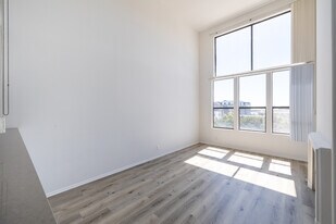 Tuscany Apartments in Los Angeles, CA - Building Photo