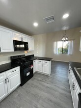 4650 Sepulveda in Sherman Oaks, CA - Building Photo - Building Photo