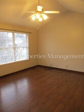 5112 Shenandoah Ave in Newburgh, IN - Building Photo - Building Photo