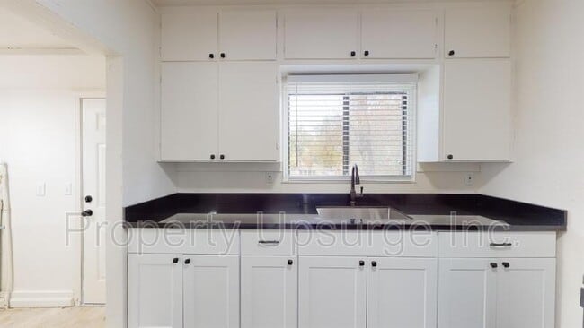 1889 3rd St in Anderson, CA - Building Photo - Building Photo