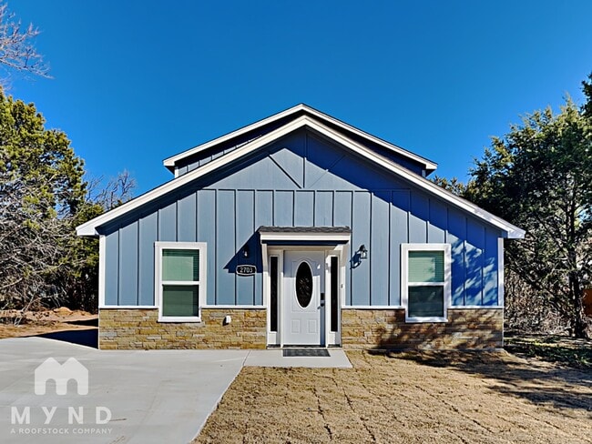 property at 2703 Stellar Ct