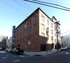 201 Clinton St Apartments