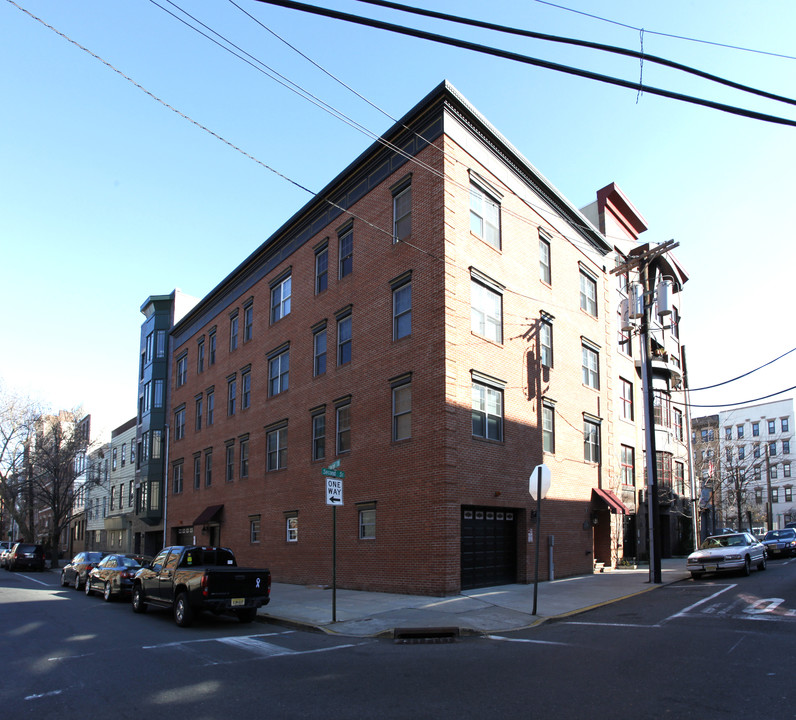 201 Clinton St in Hoboken, NJ - Building Photo