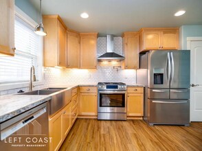 5371 NE Wave Ln in Lincoln City, OR - Building Photo - Building Photo