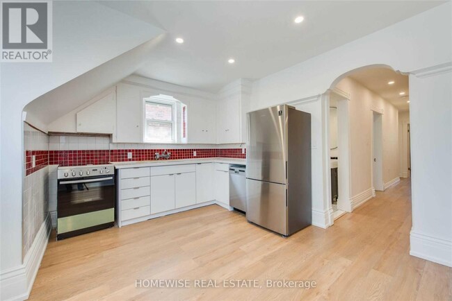 183-183 Dowling Ave