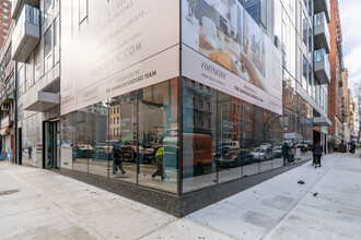 300 W 30th St in New York, NY - Building Photo - Building Photo