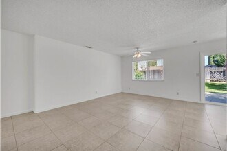 15 Sunborg Ct in Sacramento, CA - Building Photo - Building Photo