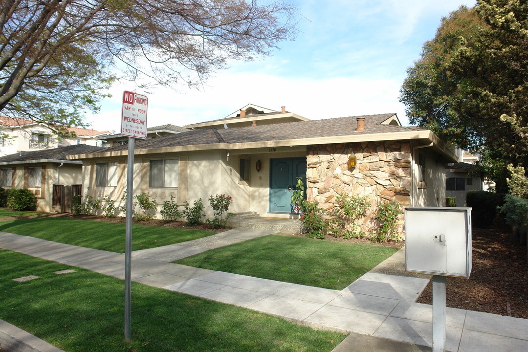 1330 Essex Way in San Jose, CA - Building Photo